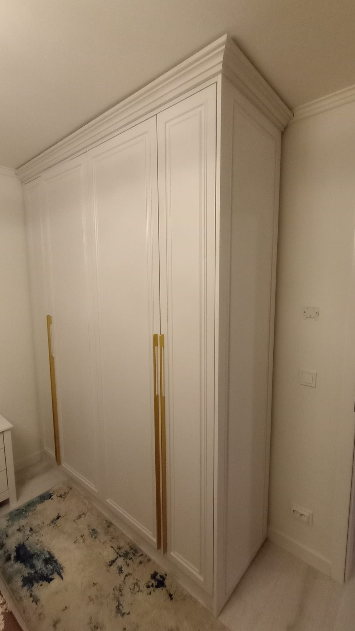Dressinguri și dulapuri la comandă